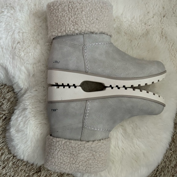 JBU by Jambu “Shelly” Sherpa Cuff Side Zip Ankle Boot - Picture 4 of 6